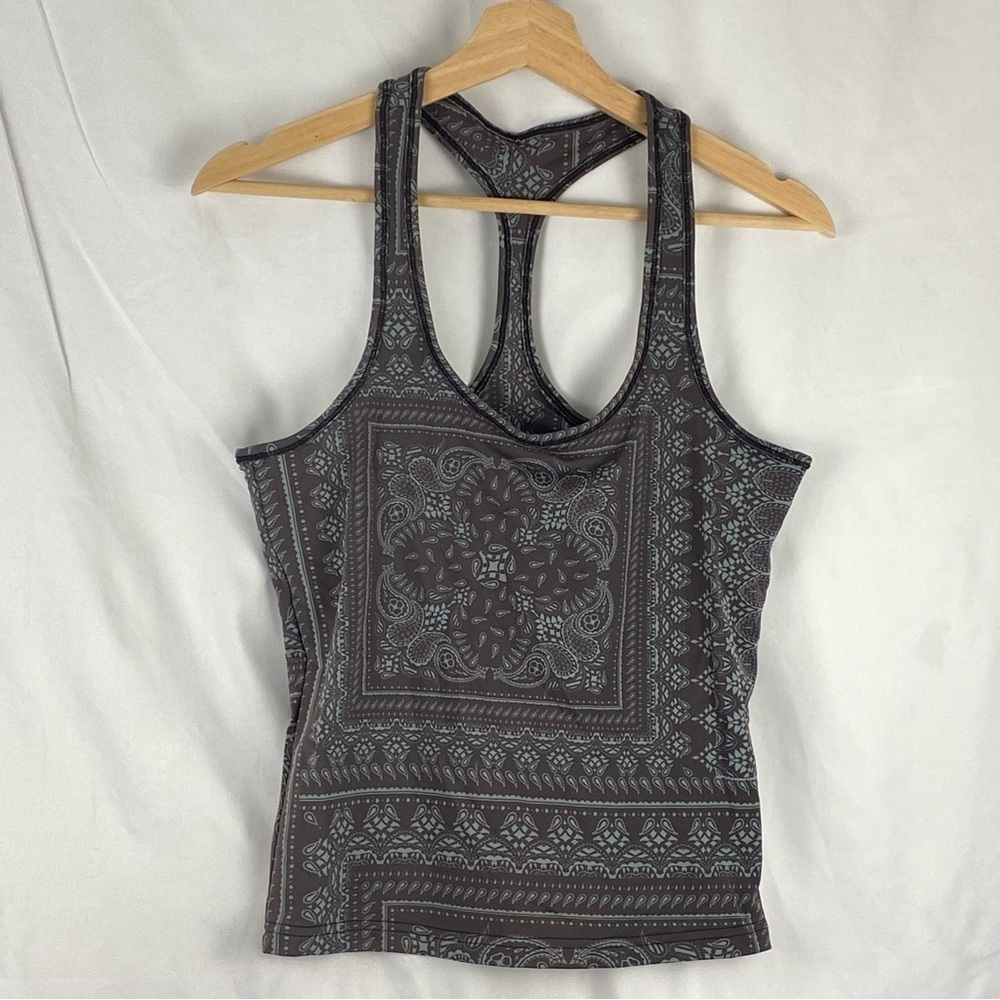 Finders Keepers Fit Women’s Paisley Pattern Active Tank Top Size Small